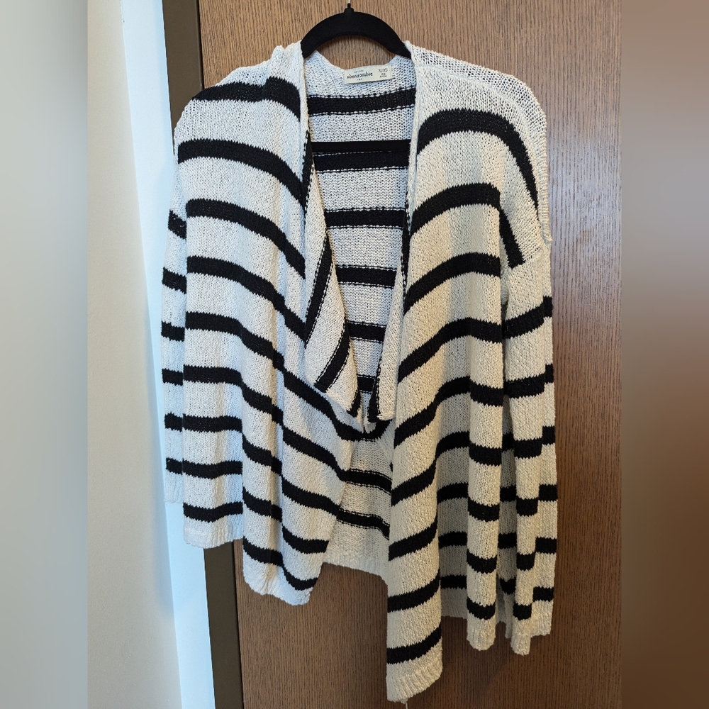Abercrombie B&W Sweater